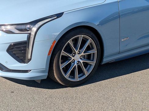 New 2026 Cadillac CT4 V image 9