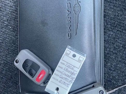 Used 2005 Chrysler Crossfire Limited image 13