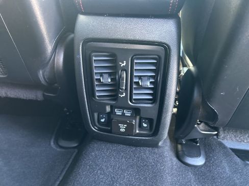 Used 2024 Dodge Durango GT image 28