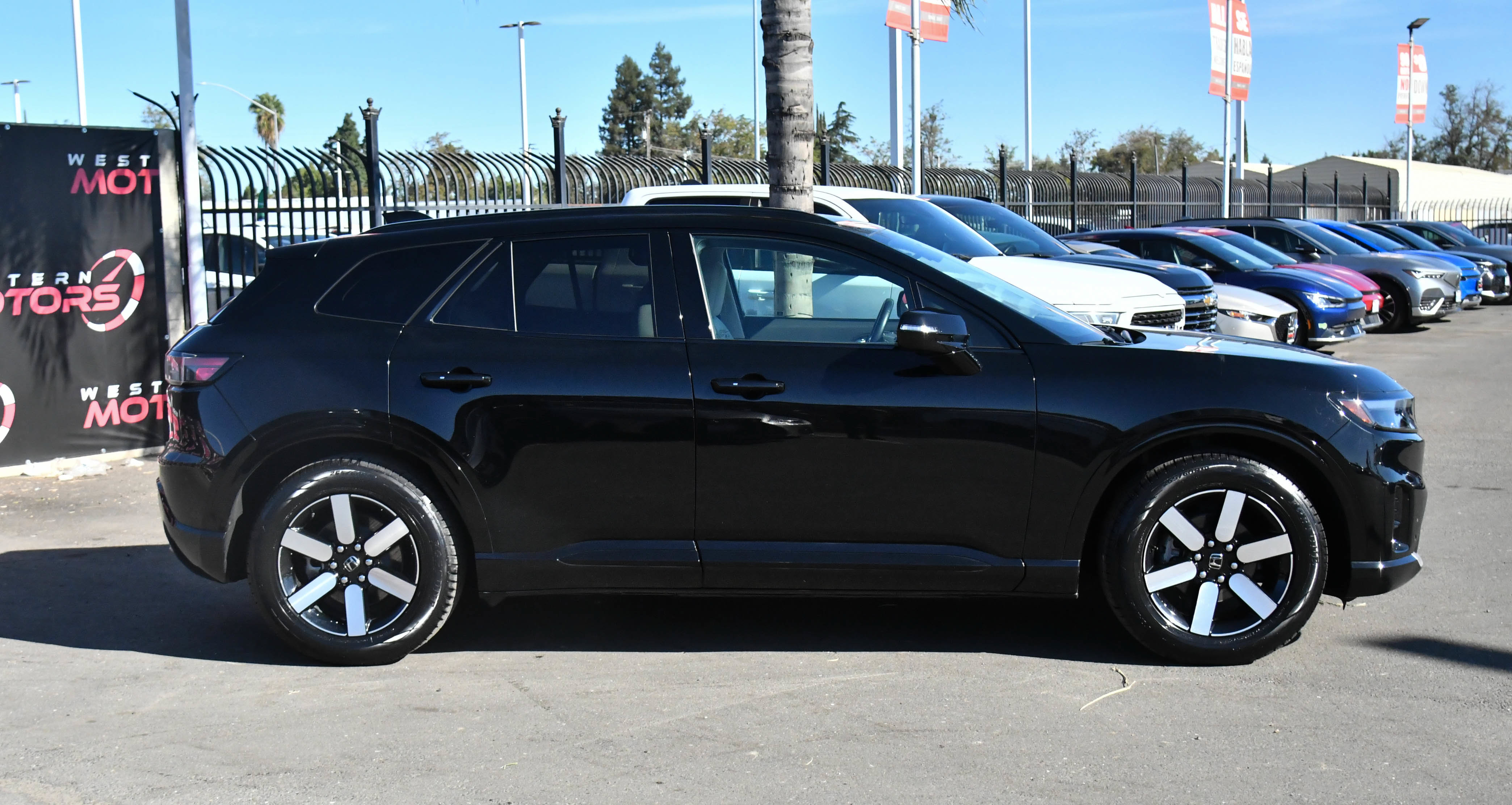 Used 2025 Honda Prologue Touring image 9