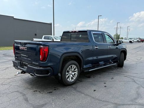 Used 2022 GMC Sierra 1500 Denali w/ Technology Package AWD/4WD image 2