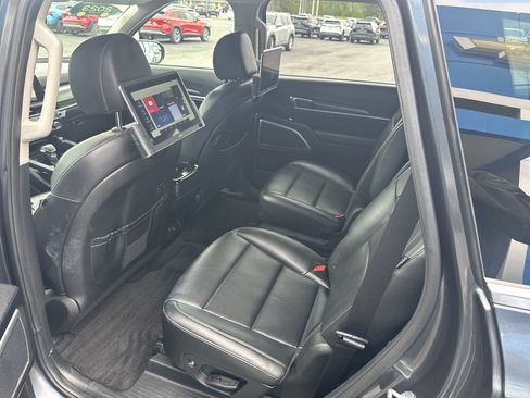 Used 2023 Kia Telluride S AWD/4WD image 5