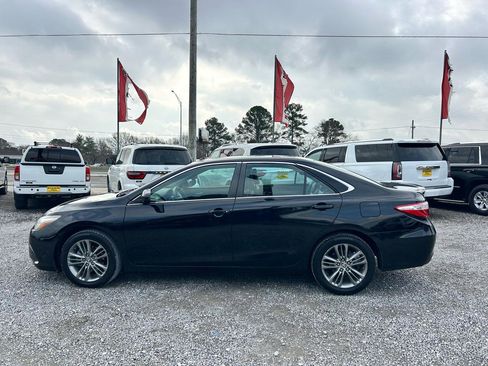 Used 2017 Toyota Camry SE w/ Moonroof Package image 20