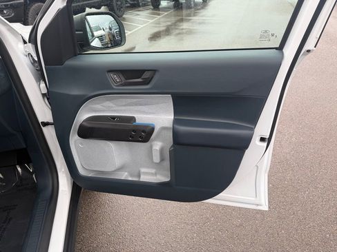 Used 2025 Ford Maverick XLT image 17