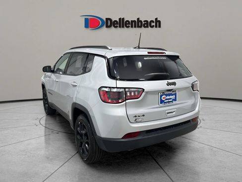 Used 2025 Jeep Compass Latitude w/ Altitude Special Edition AWD/4WD image 3