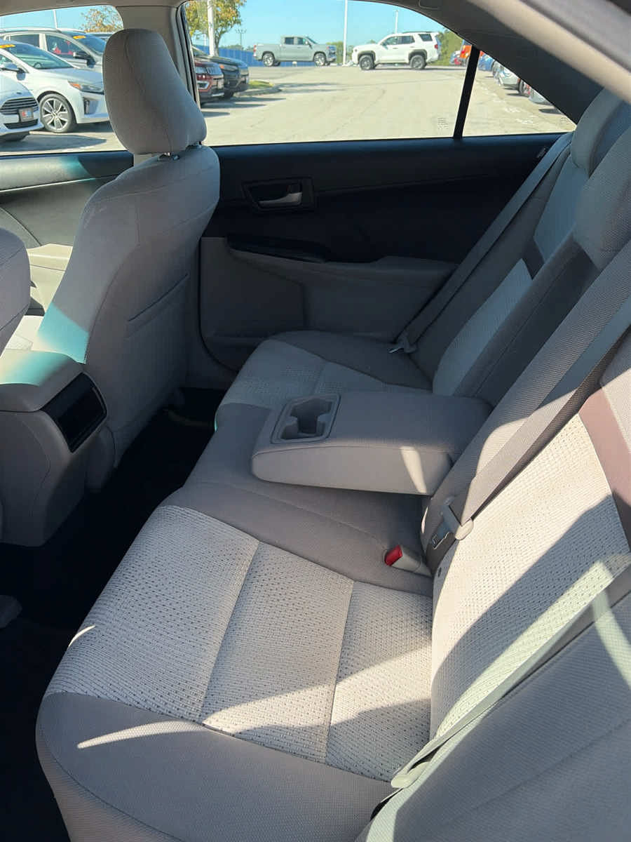 Used 2014 Toyota Camry LE FWD image 23