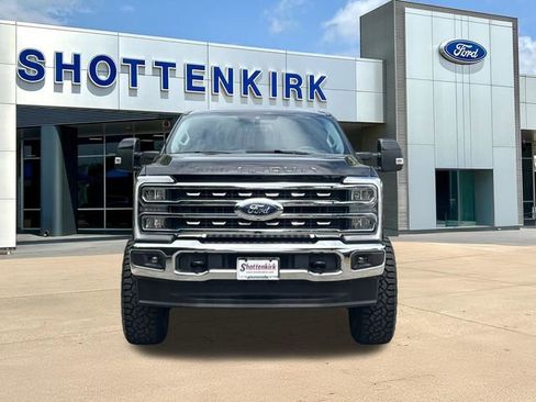 Used 2024 Ford F250 Lariat AWD/4WD image 2