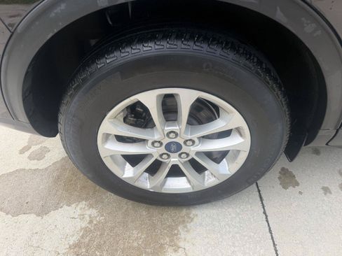 Used 2022 Ford Escape SE w/ Cold Weather Package FWD image 25