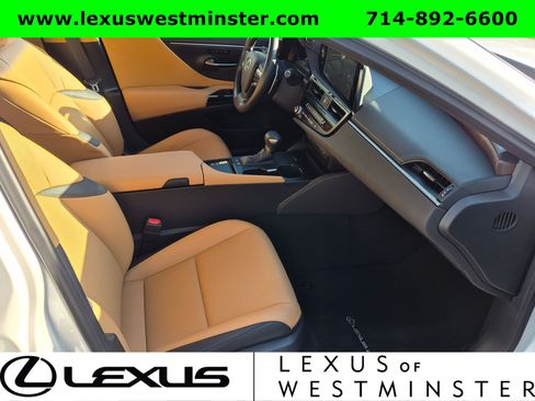 Used 2025 Lexus ES 300h w/ Premium Package FWD image 5