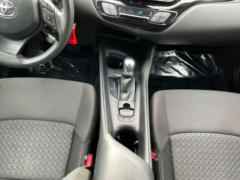 Used 2021 Toyota C-HR LE image 10