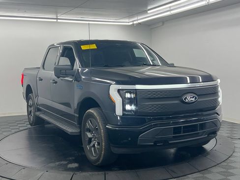 Used 2024 Ford F150 Lightning Flash AWD/4WD image 3