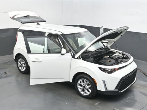 Used 2024 Kia Soul LX w/ Option Group 015 FWD image 34