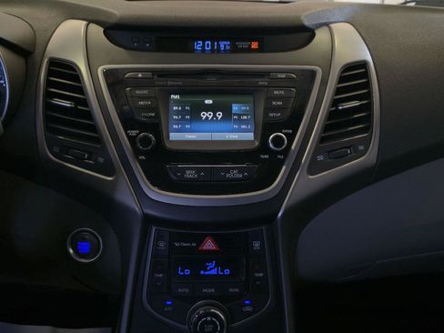 Used 2016 Hyundai Elantra Limited FWD image 17