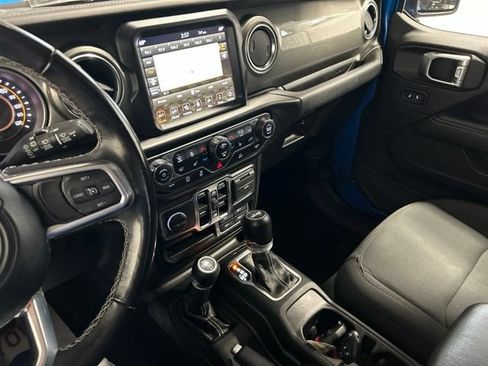 Used 2022 Jeep Wrangler Unlimited Sahara w/ Dual Top Group AWD/4WD image 26