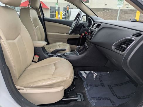 Used 2013 Chrysler 200 Limited FWD image 19
