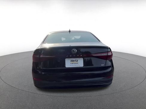 Used 2025 Volkswagen Jetta SE image 12