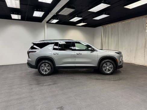 New 2026 Chevrolet Traverse LT w/ LPO, Floor Liner Package image 6