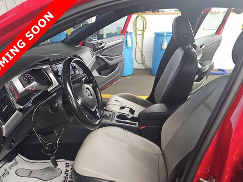 Used 2020 Volkswagen Jetta R-Line w/ R-Line Cold Weather Package FWD image 6