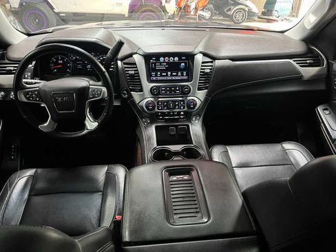 Used 2017 GMC Yukon XL SLT w/ HD Trailering Package AWD/4WD image 9