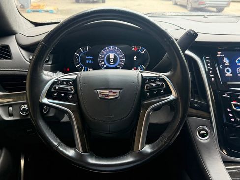 Used 2019 Cadillac Escalade ESV Platinum AWD/4WD image 12