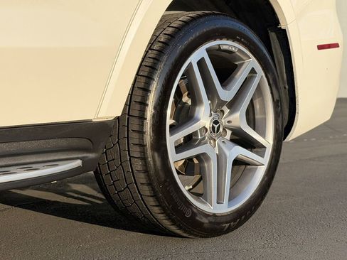 Used 2018 Mercedes-Benz GLS 550 4MATIC image 13