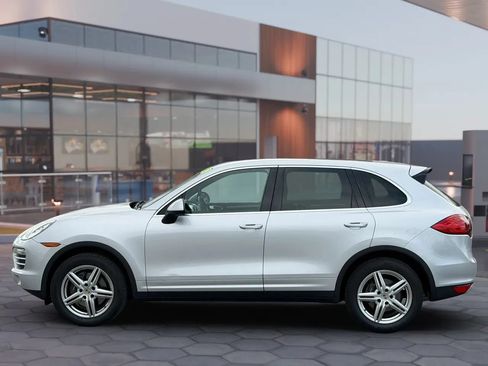 Used 2012 Porsche Cayenne S AWD/4WD image 4