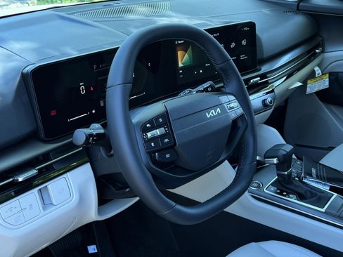 New 2026 Kia Sportage EX FWD image 29