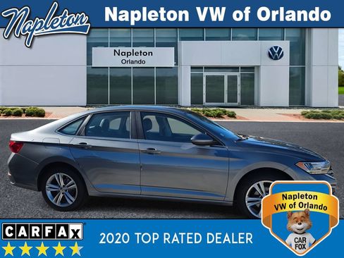 Used 2024 Volkswagen Jetta SE image 3