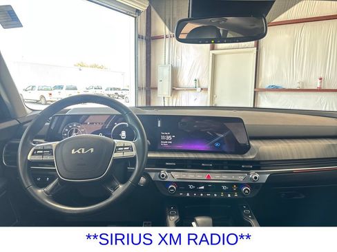 Used 2024 Kia Telluride SX w/ Towing Package FWD image 12