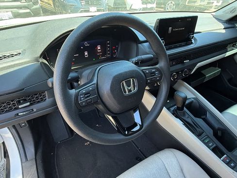 Used 2025 Honda Accord SE image 10