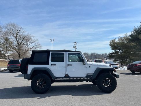 Used 2015 Jeep Wrangler Unlimited Rubicon w/ Connectivity Group image 2