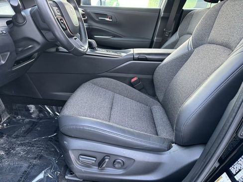 Certified 2023 Toyota Crown XLE w/ Carpet Mat Package (TMS) image 6