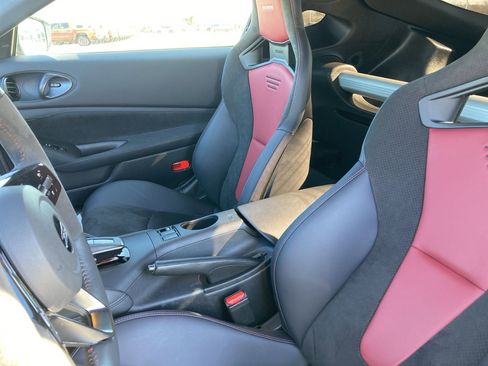Used 2025 Nissan Z NISMO w/ Floor Mat Package image 26