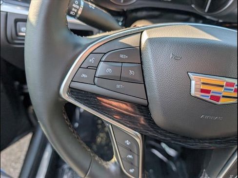 Used 2025 Cadillac XT5 Premium Luxury image 7