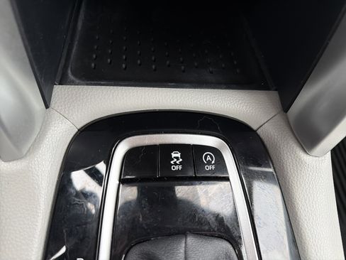 Used 2023 Toyota Corolla Cross L image 18