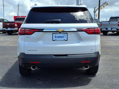 Used 2023 Chevrolet Traverse LT FWD image 7