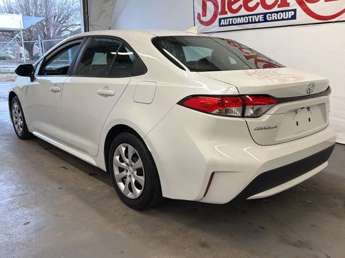 Used 2022 Toyota Corolla LE image 7