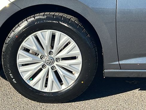 Used 2019 Volkswagen Jetta S image 9