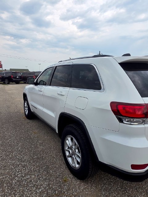 Used 2020 Jeep Grand Cherokee Laredo w/ Security & Convenience Group AWD/4WD image 6