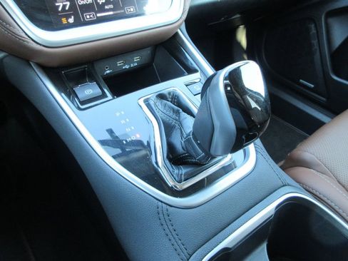 Used 2021 Subaru Outback Touring w/ Popular Package #2 image 33