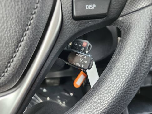 Used 2015 Toyota Corolla LE image 31