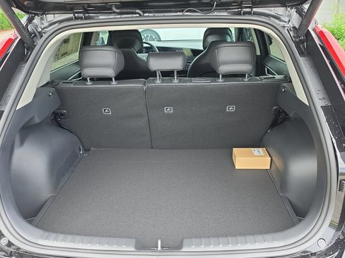 New 2026 Kia Niro FWD image 10