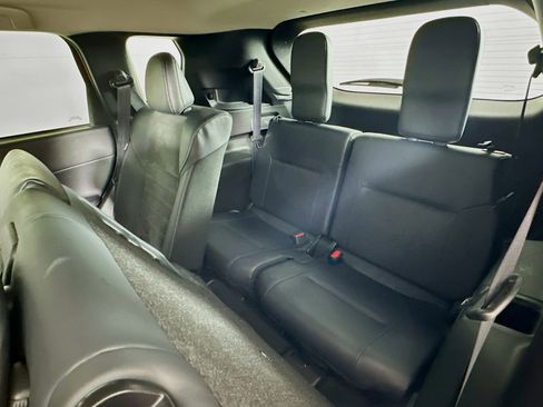 Used 2025 Mitsubishi Outlander SE image 30