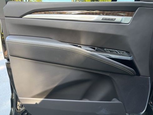 Certified 2025 Cadillac Escalade Sport Platinum w/ LPO, ONYX Package AWD/4WD image 6