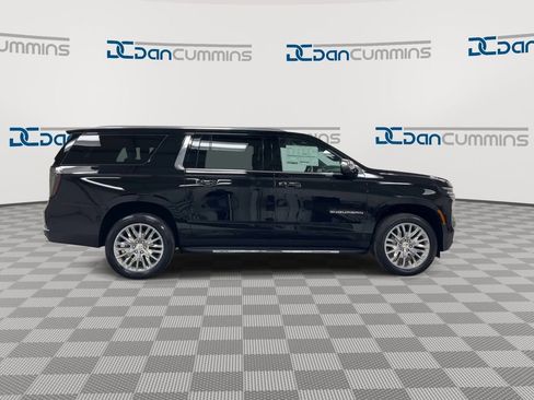 New 2026 Chevrolet Suburban Premier AWD/4WD image 9