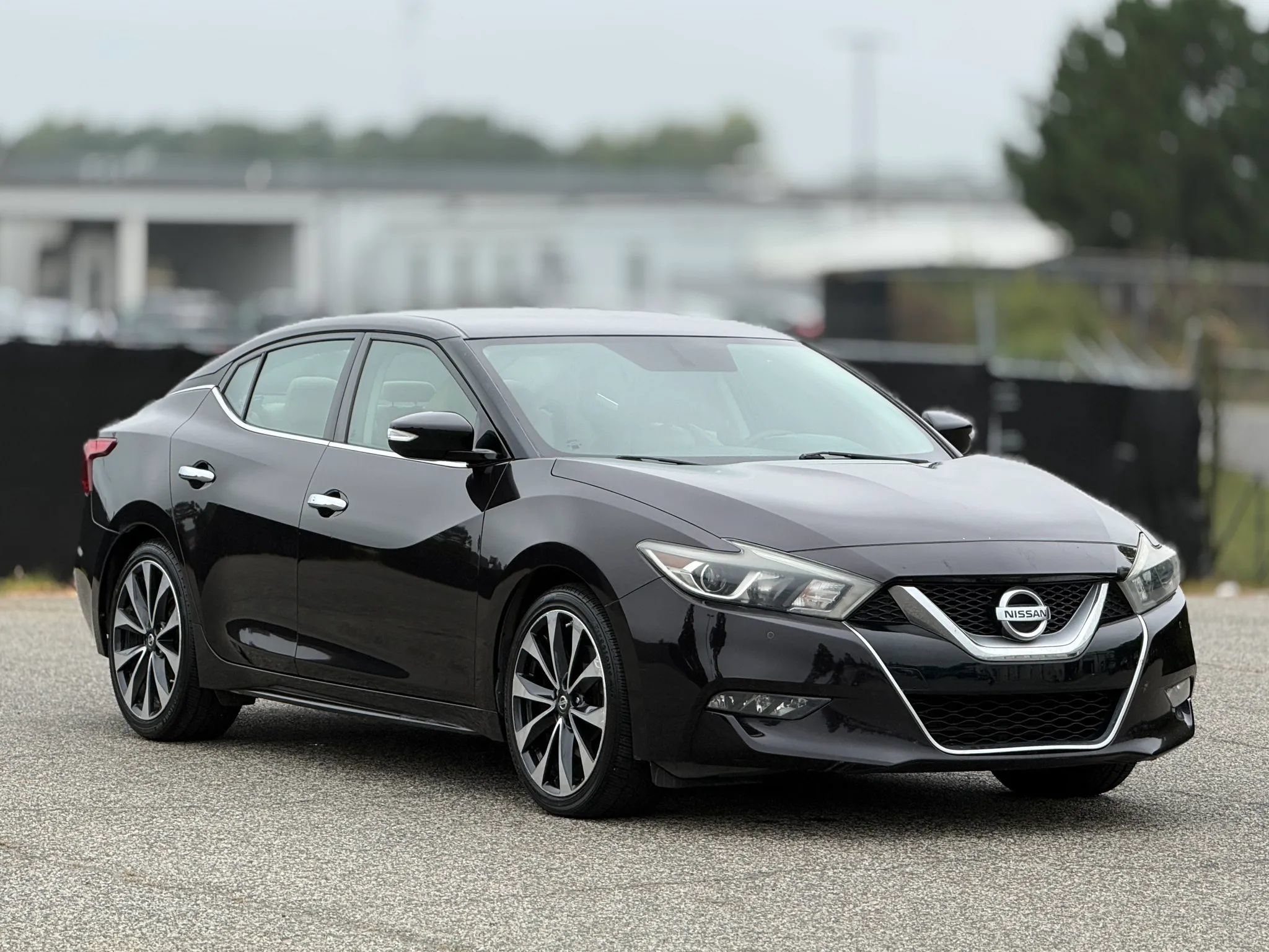 Used 2016 Nissan Maxima SR FWD image 1