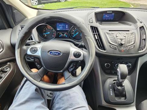 Used 2014 Ford Escape S FWD image 18
