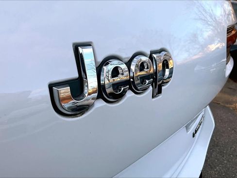 Used 2022 Jeep Grand Cherokee L Limited w/ Luxury Tech Group II image 29