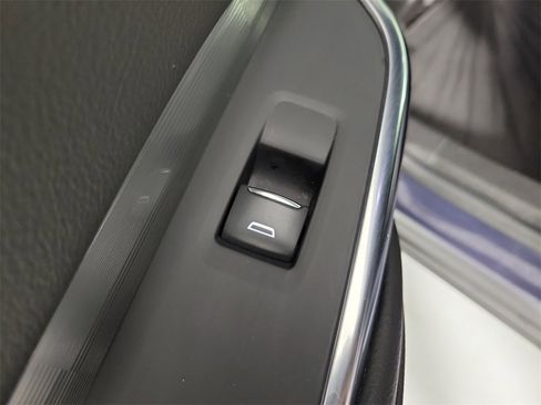 Certified 2025 Cadillac XT4 Premium Luxury image 14