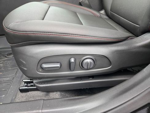 New 2026 Chevrolet Trax RS w/ Sunroof Package image 17